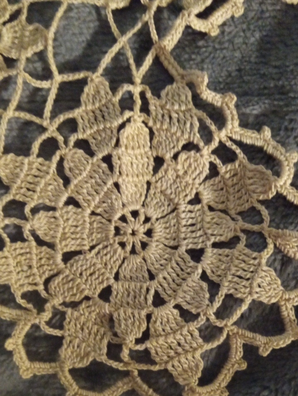 2 Vintage Handmade Crochet Doilies - Picture 6 of 6